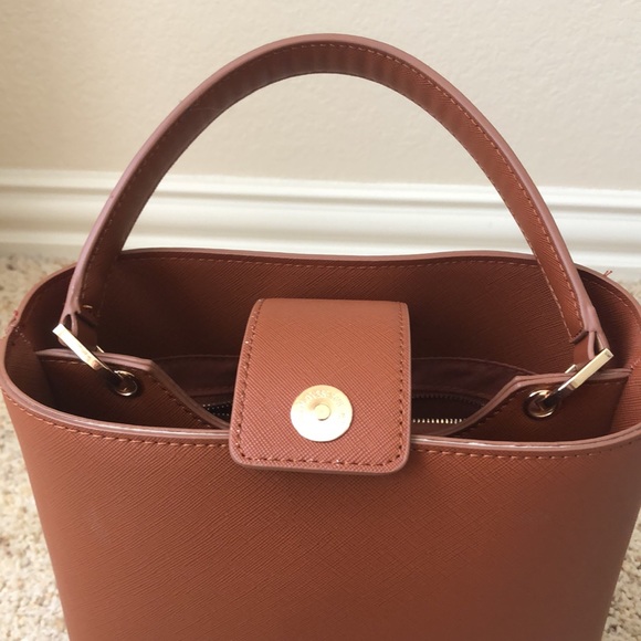 Forever 21 tan bucket bag - Picture 7 of 8